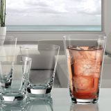 Lounge   linie de pahare tip tumbler, cu un design chic si simplu, astfel incat sa poata fi tinut confortabil in mana