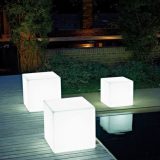 decoratiuni luminoase pentru piscine