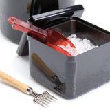 Cutie pentru pastrarea cuburilor de gheata, peretii din material plastic pastreaza temperatura scazuta pentru un timp indelungat